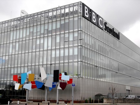 La BBC prepara nuevas normas para el uso de las redes sociales y prevé prohibir a sus periodistas opinar en Twitter