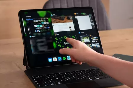 iPad はまだ PC に取って代わるには程遠いですが、そのオペレーティング システムはタブレット フォーマットに合わせて設計されています。