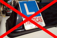 Se puede sacar el carné de conducir sin autoescuelas, pero...