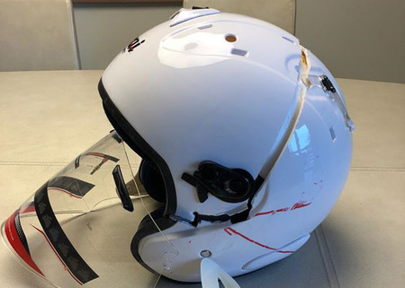 Los cascos de moto falsos pueden ser mortales: así queda esta copia china de Arai tras un test de impacto