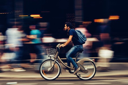 Al trabajo en bici: los beneficios que te aporta moverte sobre dos ruedas