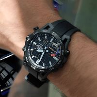 Este reloj Casio no tiene nada que ver con los demás: inspirado en la Fórmula 1 y con una buena rebaja