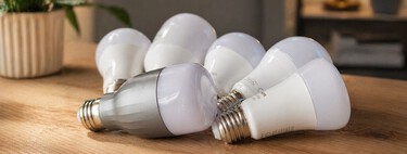 Mi bombilla inteligente parpadeaba cuando supuestamente estaba apagada: he encontrado el motivo y se soluciona sin cambiarla 