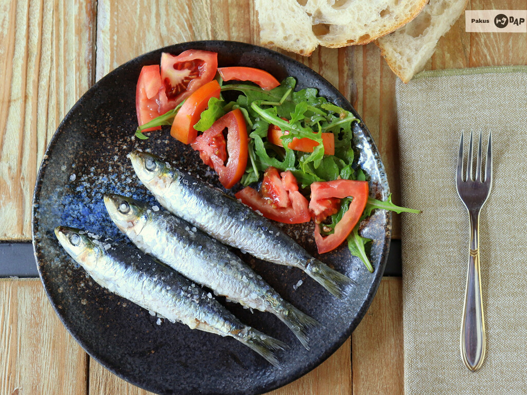 Sardinas asadas en el microondas, receta lista en un minuto, sin olores y con un resultado estupendo