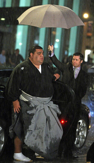 Brad Pitt y el luchador de sumo