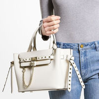 Remate final de rebajas en El Corte Inglés: hasta un 70% de descuento en bolsos Michael Kors que no pueden faltar en tu vestidor 