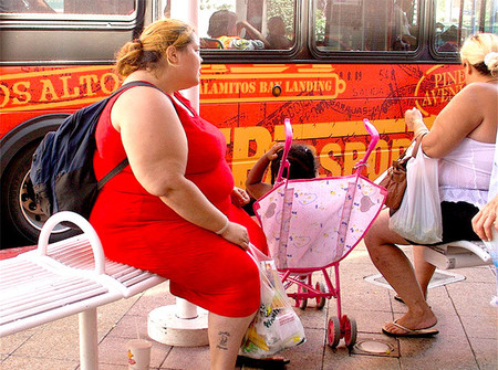 Las niñas maltratadas podrían tener más riesgo de ser mujeres obesas