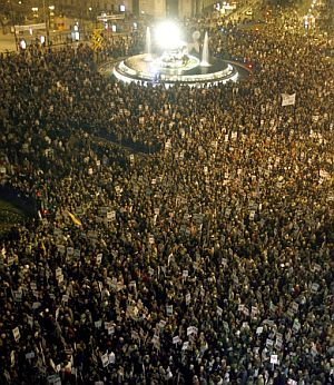Si mucha gente cree una cosa no significa que ésta sea verdad: la disonancia cognitiva de los grupos