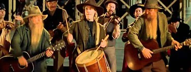 Una de las bandas de rock más legendarias se camufló de lleno en Regreso al Futuro 3, demostrando que hasta en el cine western podían pasar desapercibidos 