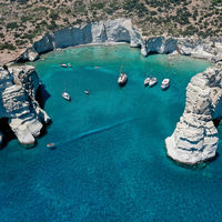 La bahía Kleftiko: mito y leyenda en la isla griega de Milos