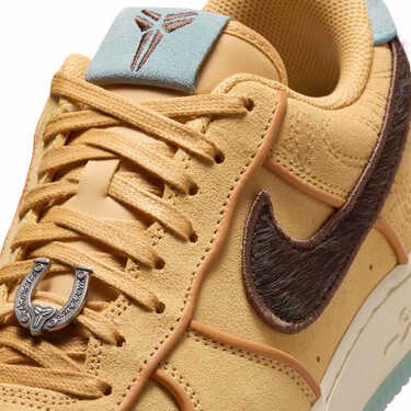 Nike y sus zapatillas color melón combinan la esencia de la calle con detalles western para llevar las vibras de rodeo esta primavera 