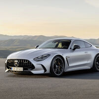 El Mercedes-AMG GT Coupé cambia de aires: ahora es un gran turismo más grande y con cuatro asientos
