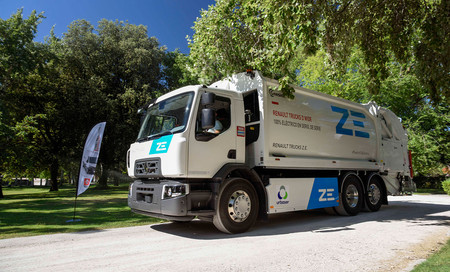 Renault Trucks ya tiene el primer camión eléctrico de serie trabajando en España, y no será el único