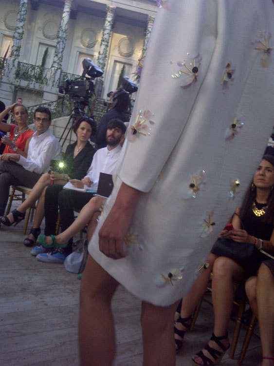 Foto de DELPOZO y debut de Josep Font: la fidelidad de la Alta Costura (16/19)