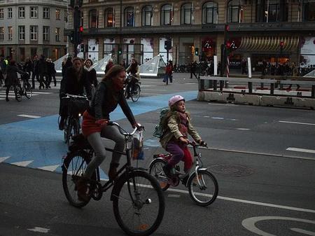¿Cual es el coste comparativo de la bicicleta y del coche para la sociedad?