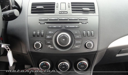 Mazda3 1.6 CRTD 115 cv consola central