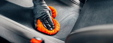 Mi hijo ha vomitado en el coche. Lo he limpiado con el truco de la abuela y ha funcionado: no quedan ni manchas ni olores 