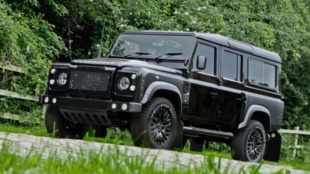 Civilizando un Land Rover Defender sin olvidar su lado agresivo