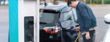 Las ventas de coches eléctricos suben en septiembre un 20% gracias a Tesla. Casi uno de cada dos coches vendidos es de la marca de Elon Musk