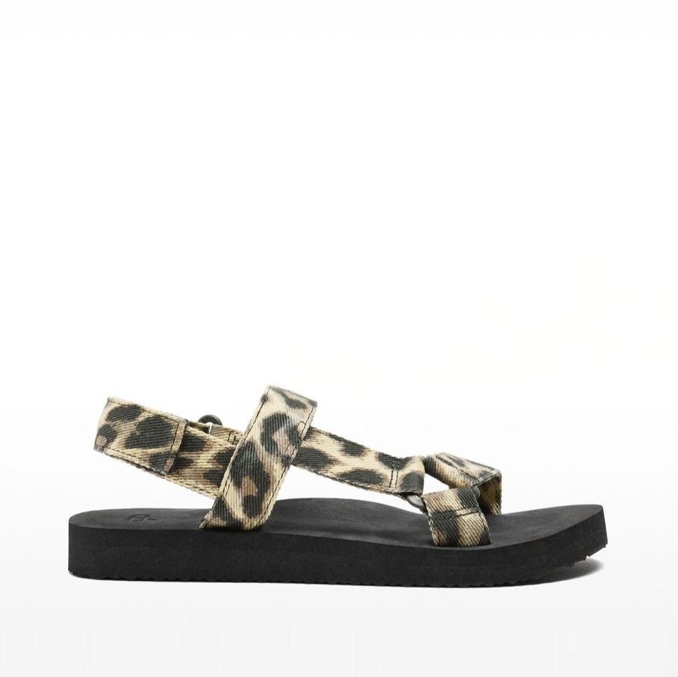Parfois
Sandalias planas de mujer con cierre adherente y estampado animal print