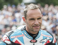 Entrevista con Michael Neeves (MCN): "Gané mi puesto de trabajo en un concurso a lo Operación Triunfo"