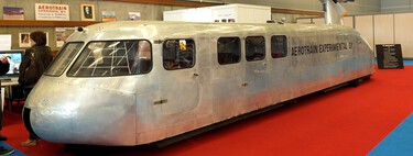 Em 1974, a França apresentou o revolucionário Aérotrain: um trem capaz de atingir velocidades de 430 km/h enquanto levitava sobre os trilhos 