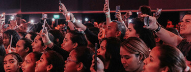 La psicología dice que la depresión post-concierto es real: tu cerebro se "apaga" para compensar el exceso de placer del evento