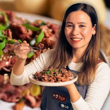 Es la receta más popular de las barbacoas coreanas, pero puedes hacerla muy fácil en casa con una simple sartén 