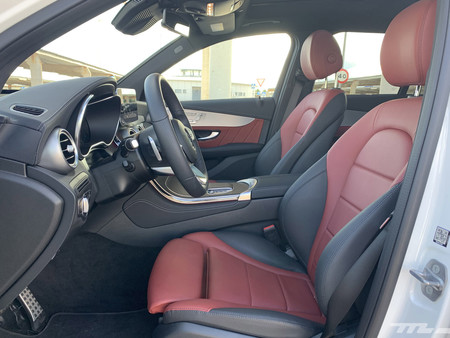Mercedes-Benz GLC 200 4matic interior