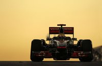 McLaren domina el viernes en Yas Marina