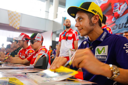 Ni Valentino Rossi se libra de los falsificadores: cerrada una fábrica de merchandising ilegal en Italia