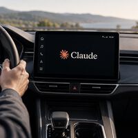 Hablar con una IA desde CarPlay ya no significa hablar con Siri. Claude también quiere ese asiento