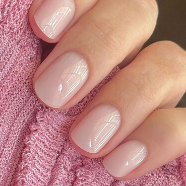 Siete colores de uñas que se llevan este otoño, son elegantes y rejuvenecen las manos