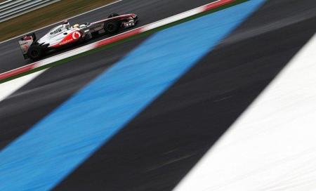 GP de Corea F1 2011: Lewis Hamilton y McLaren vuelan sobre mojado