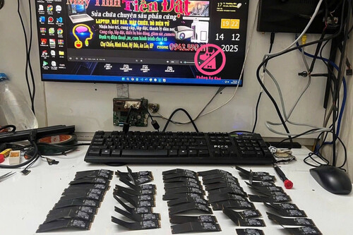 Una colección de 50 SSD valorada en 3.000 euros llegó a las manos de un niño de 10 años. Horas después, creyó que debía "probar su estabilidad"