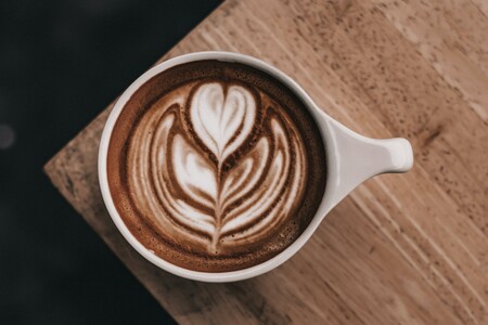 Si tu padre es un enamorado del café agradecerá este regalazo en su día: la cafetera súperautomática De'Longhi rebajada en Amazon