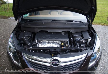 Opel-Zafira-Tourer-25