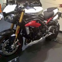Un distribuidor con el dedo fácil filtra la nueva Triumph Speed Triple R 2016