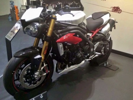 Un distribuidor con el dedo fácil filtra la nueva Triumph Speed Triple R 2016