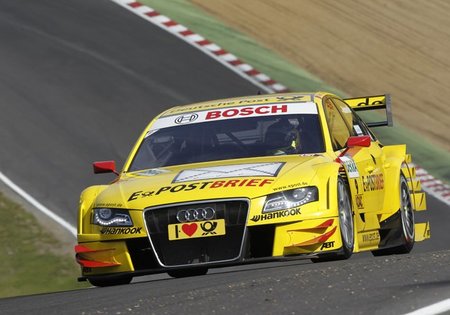Pole para Mike Rockenfeller en Brands Hatch