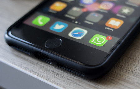 Facebook confirma que la publicidad llegará a WhatsApp a principios de 2019, aunque los chats están a salvo