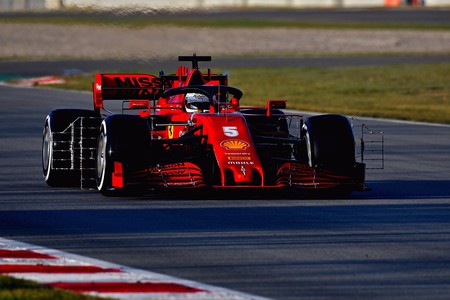 Sebastian Vettel se pone al frente de la Fórmula 1 en un penúltimo día de test desastroso para Mercedes