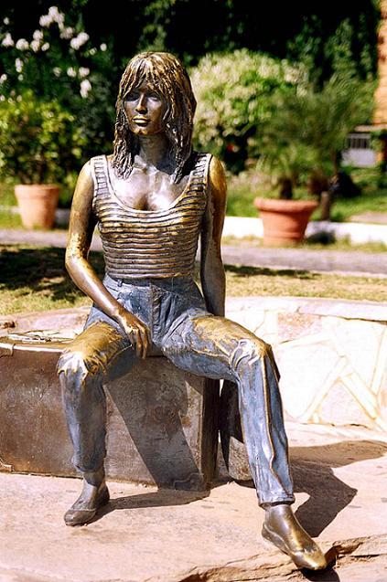 La escultura de Brigitte Bardot en Búzios (Brasil)