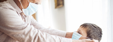 Abuelos que cuidan de sus nietos en tiempos de Covid: qué precauciones tener