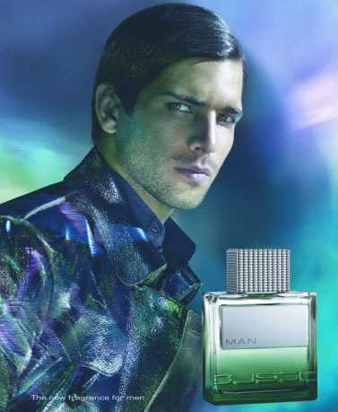 Custo presenta su primera fragancia masculina