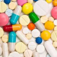 Alerta farmacias: Competencia abre la puerta a comprar medicinas por Internet 