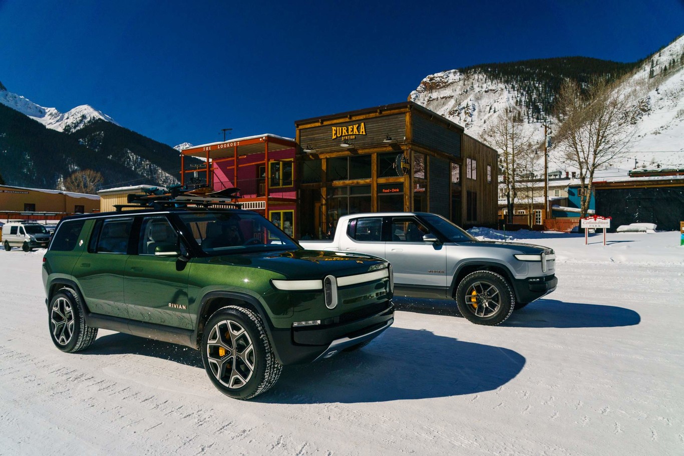 Rivian RT1 y RS1, los utilitarios eléctricos que te llevarán a donde quieras