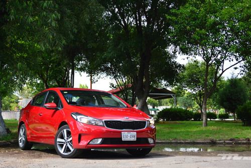 Entonces, ¿conviene o no? Probamos (de nuevo) el KIA Forte Sedan