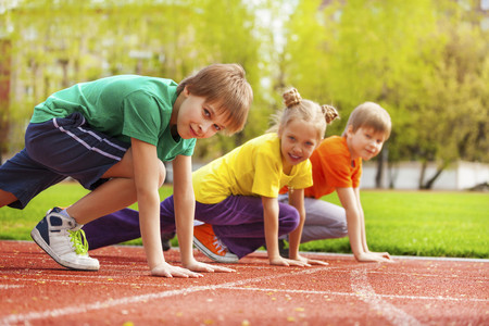 Los niños deportistas tienen un mejor desarrollo cerebral y rinden más académicamente, según un estudio