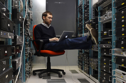 Nadie quiere centros de datos cerca, hasta que 520 puestos de trabajo como los de Villanueva de Gállego se ponen sobre la mesa